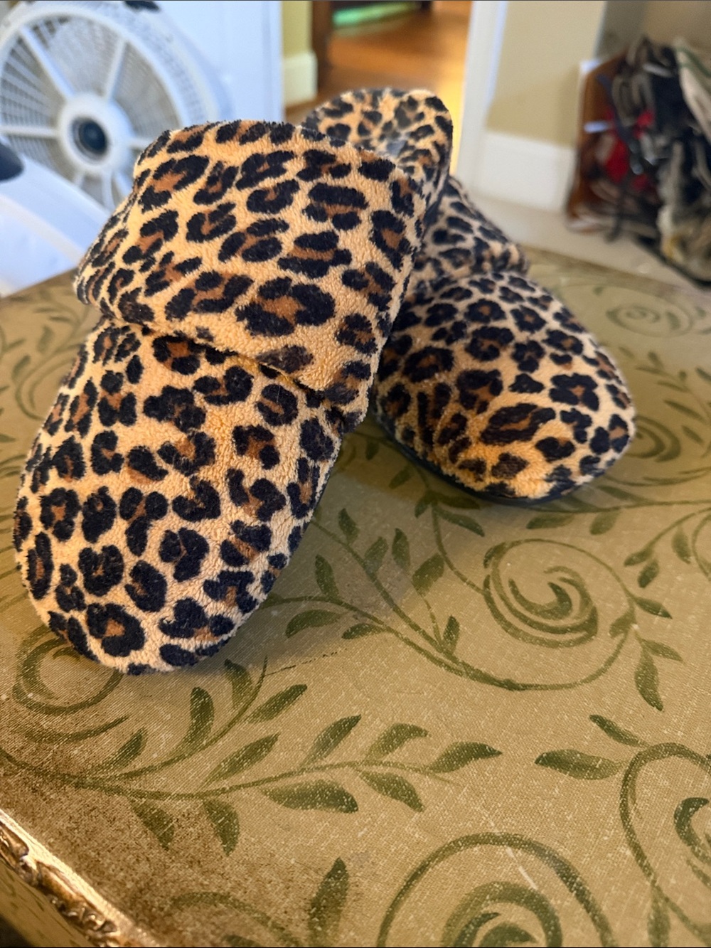 AETREX Leopard Print Cozy Home Slippers - Tan/Black. NWT
